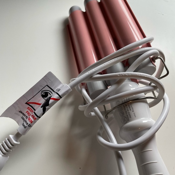 Insert Name Here “Insert Waves Here” Pink Triple Barrel Hair Styler - Picture 4 of 7